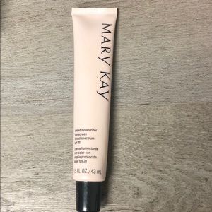 Mary Kay Tinted Moisturizer in Beige 2
